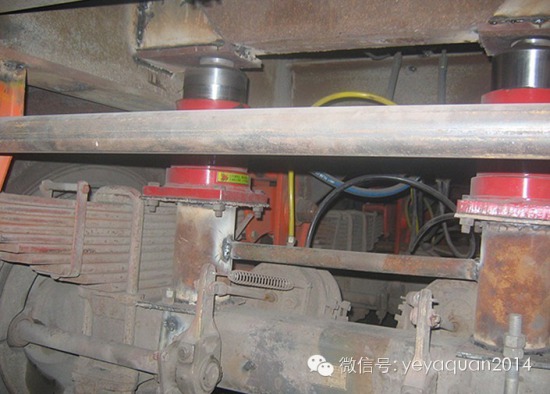 ���bؓ�d�D�ƹ���&nbsp;Һ���b��͵���^·�M