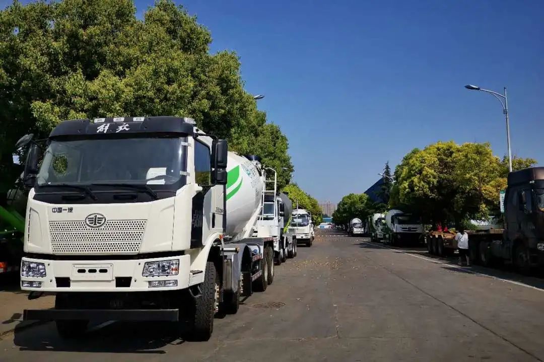 �B�m(x��)4��(g��)�¾���ʽ���L(zh��ng)���@��(g��)�������ؿ��Ј�(ch��ng)�ڄ�(chu��ng)�vʷ�¸�