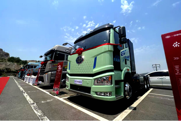 11.1 &ldquo;����yʮ&rdquo;����܇�Ј�(ch��ng)�l��������һ������Ԍ�(sh��)������1015.jpg