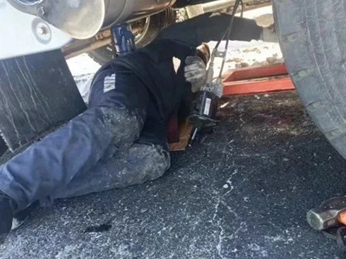 ��ѩ�o(w��)����һ����ž�Ԯ�Мض����ٶ�