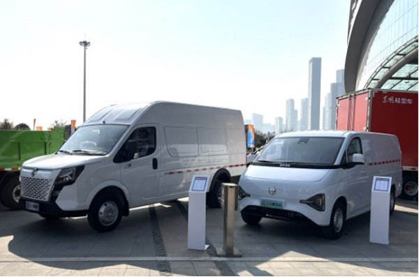 ��Ʒ���l(f��) �rֵͻ�� �|�L(f��ng)�ɷ��Ƅ��p��ȫ��^�M(j��n)971.jpg