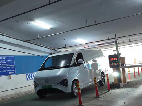 ���ܳ����Č�(sh��)�ڡ��������˾�C(j��)����|�L(f��ng)����_(d��)V8E�c(di��n)ٝ