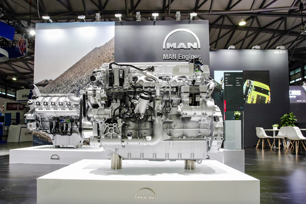 1.����֮�g ��չ���V ���������c���Ϻ����Rչ.jpg