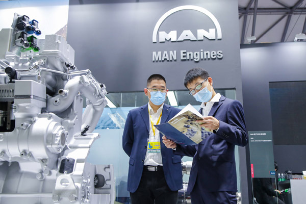 2.����֮�g ��չ���V ���������c���Ϻ����Rչ.jpg