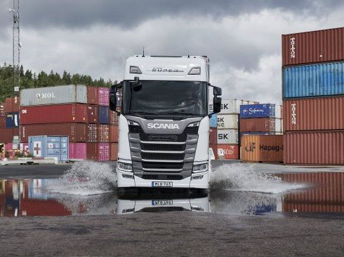 ¡���ڴ� ˹���၆SUPER��܇�Ї�����