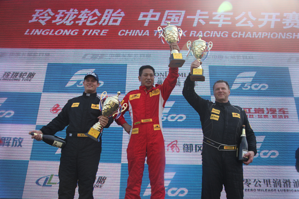 �Ї�(gu��)��܇���_ِ�Ϻ�վ�˂�(g��)�ɿ�(j��)ǰ�����C��(ji��ng)������քe��Adam Lacko(��2���������˿�(��1������Miroslav F