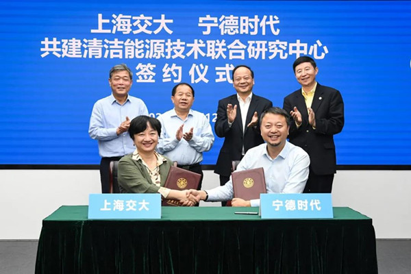 ���r���c�Ϻ��������f(xi��)�h����(li��n)���о�����