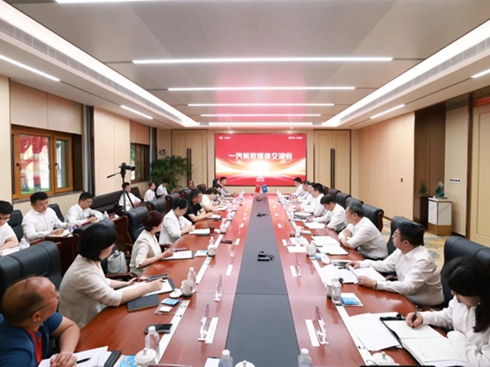 һ��������_(k��i)2025����ý�w������(hu��)